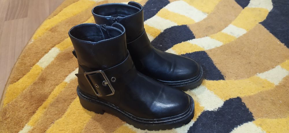 Продам ботинки 38 размер