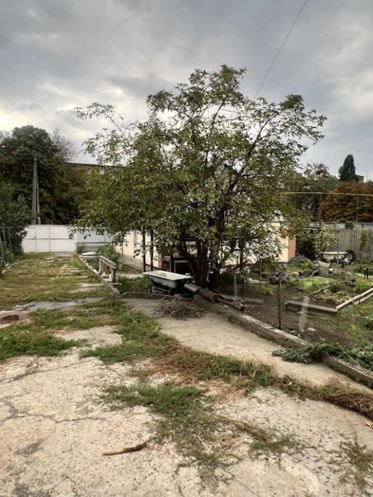 Продається окремий житловий будинок по вул. Грушевського. Галина