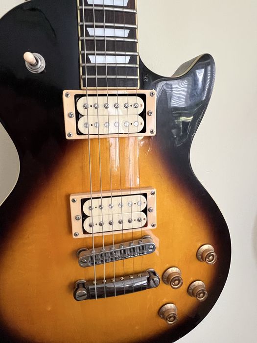 Gitara w stylu LP Vega Les Paul