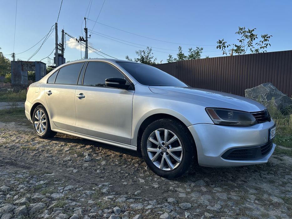 Продам Volkswagen Jetta 2011