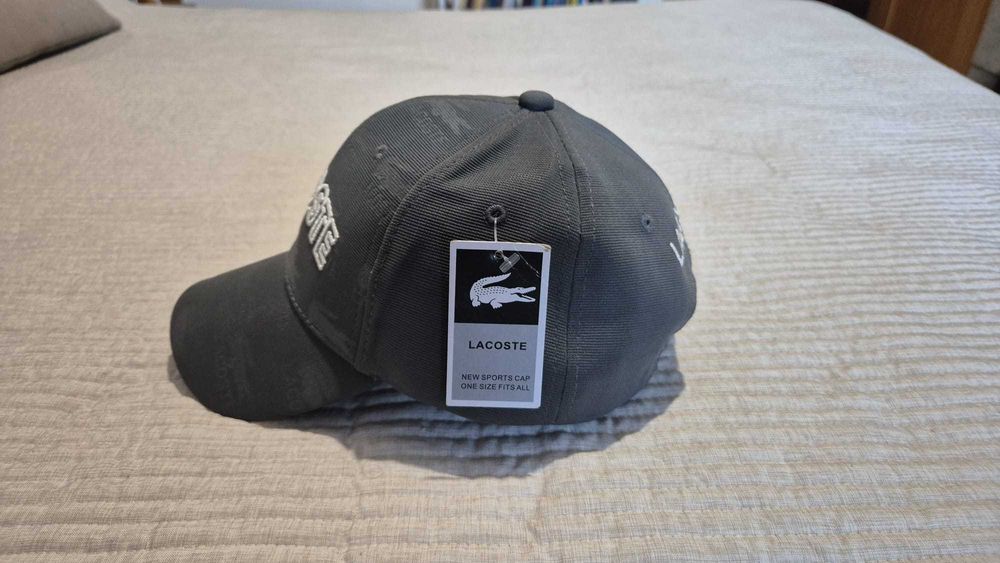 Boné Lacoste - cinza - novo