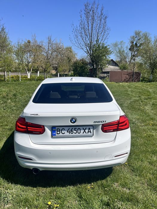 Продам BMW 320I (2016р)