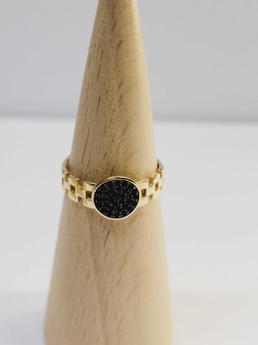 Złoty pierścionek z czarnymi cyrkoniami nowy Sklep