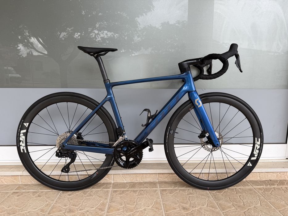 Bicicleta de estrada Scott Addict RC - Di2 - Rodas carbono