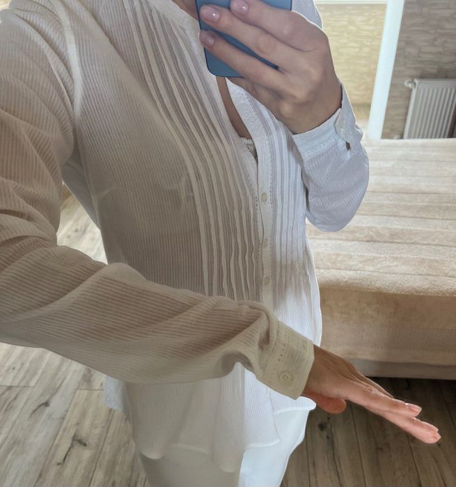 біла вільна легка напівпрозора блуза сорочка