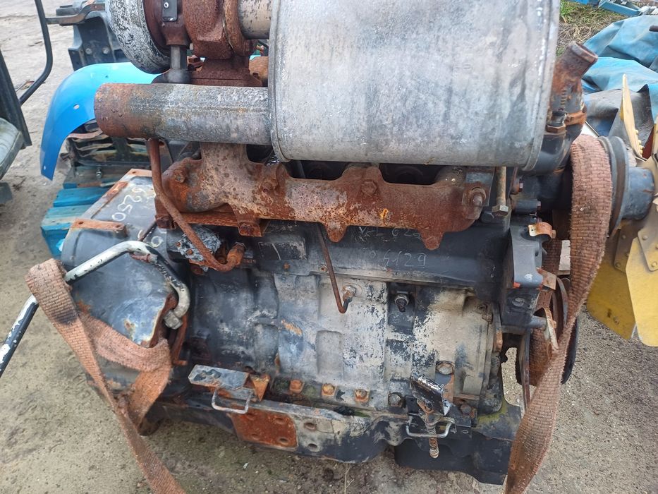 Silnik Valtra 6250 sisu 44DT 6350 kompletny częsci skrzynia