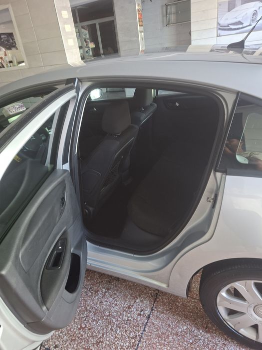 Citroën C4 1.6  .