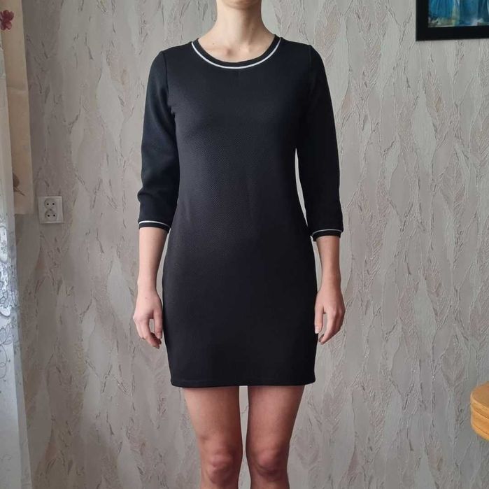 Czarna dzianinowa sukienka Reserved r. S