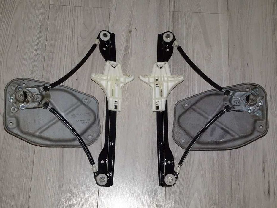 VW Golf V 5 Podnośnik Szyby Tył Lewy Ręczny na korbkę 03-09 (1a22)