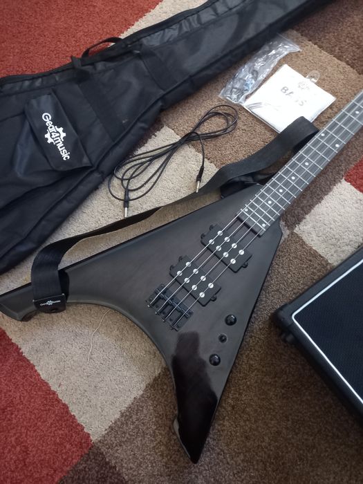 baixo elétrico + amplificador + conjunto de cordas + case