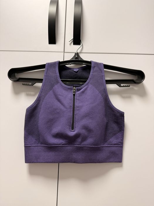 Спортивний топ із замочком