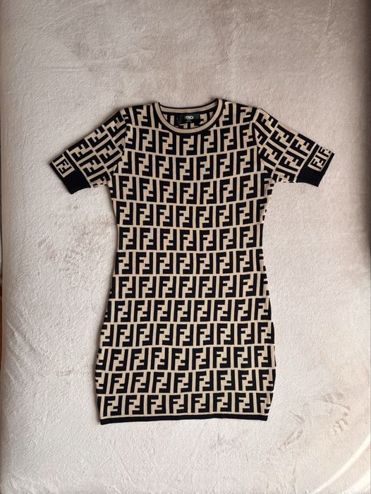 Плаття жіноче fendi