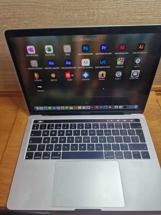 MacBook Pro TOUCH BAR 2018 i7 16gb ram