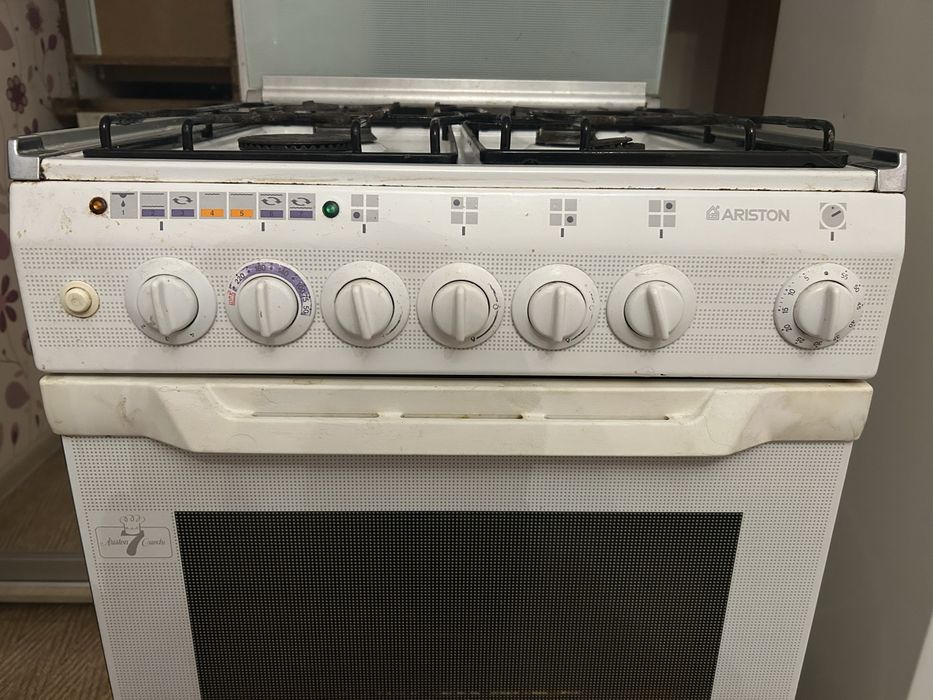 Продам газовую плиту
