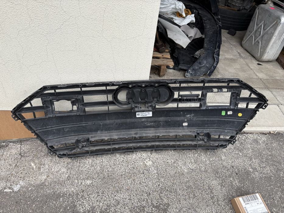 Решетка бампера audi a7 c8 s-line