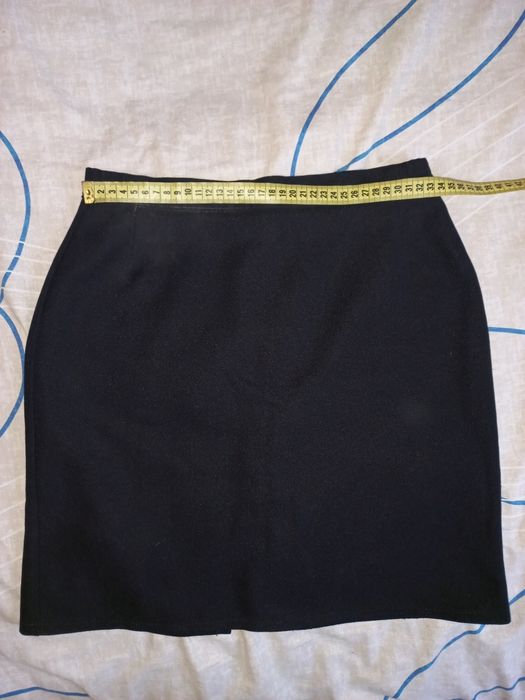 Юбка, чорного кольору