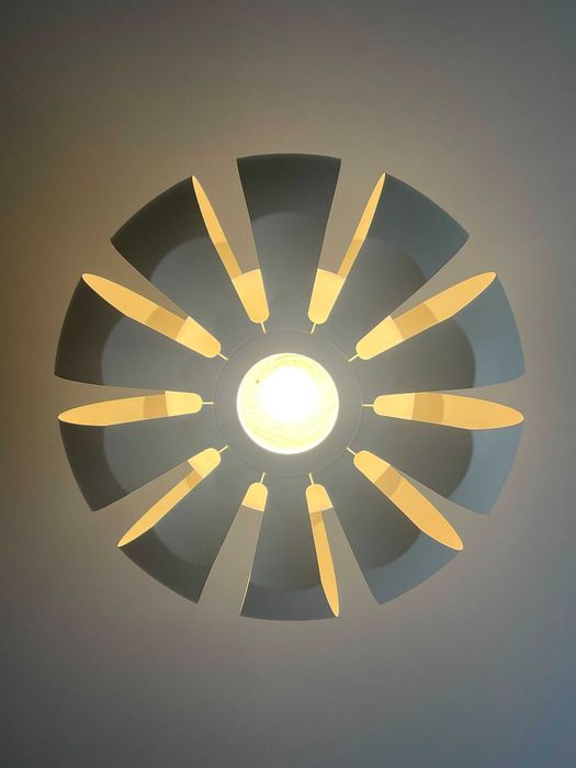 Lampa wisząca IKEA | Biała lampa sufitowa Kwiatek / Nowoczesna / Loft