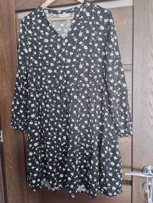 Sukienka w kwiatki  42
