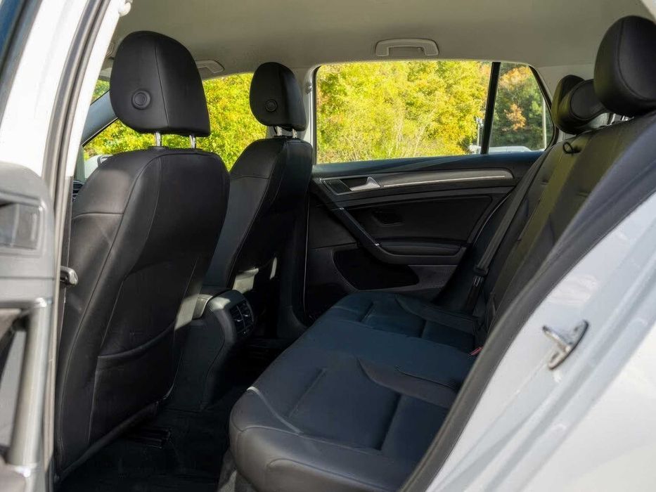 Volkswagen e-Golf SEL      2017