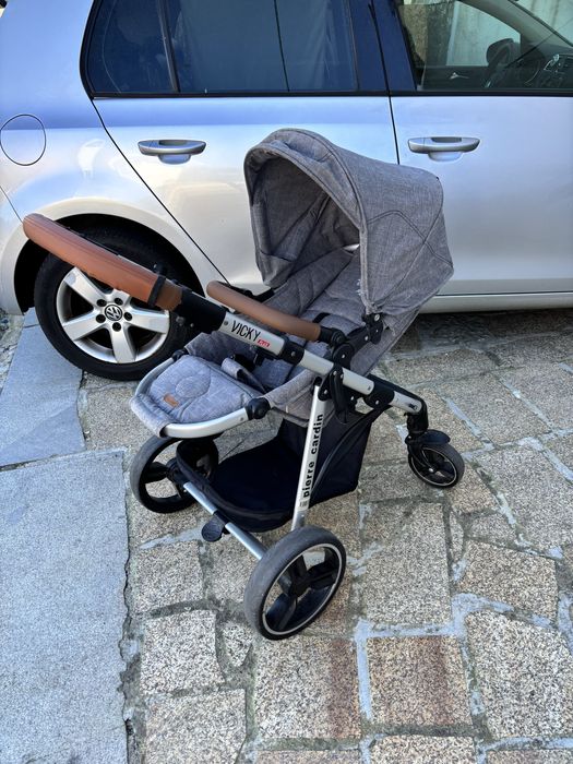 Carrinho pierre cardin com isofix
