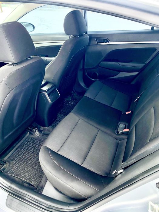 Продаю Elantra 2017