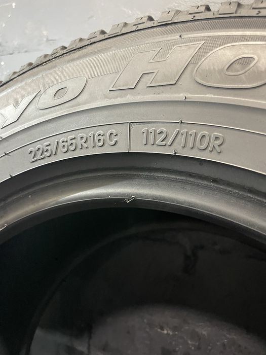 2шт 225/65 R16c Toyo H09