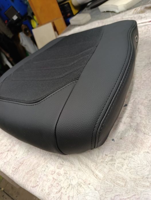 Перетяжка та ремонт салонів автомобілів та м'яких меблів