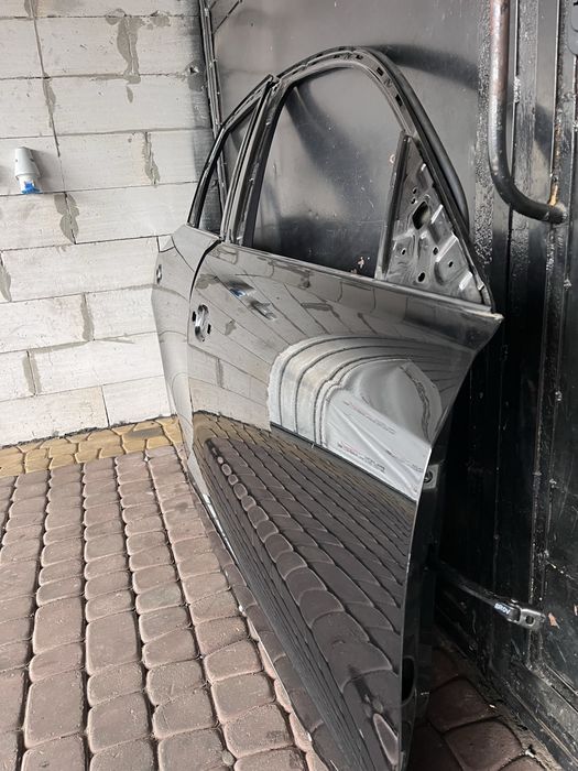 Двері праві передні задні Audi Q5 8R0 LY9B в колір дверь двери