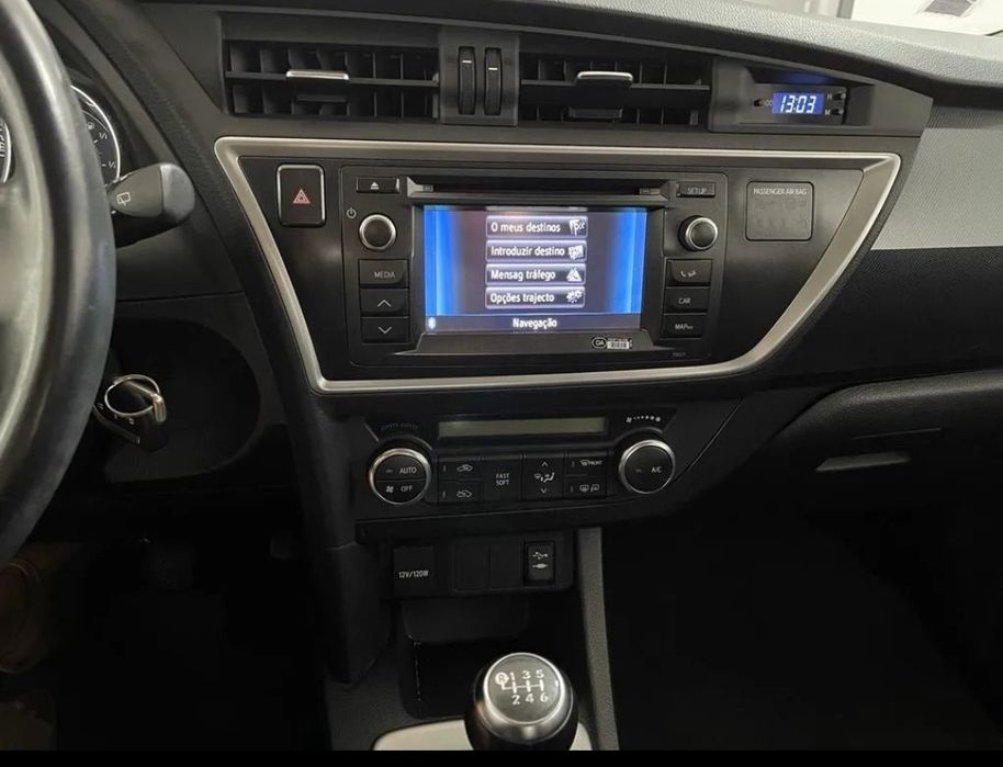 Toyota Auris  1.4 D4D (Pack Sport+ Navi)