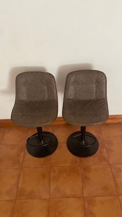 Conjunto de 2 Bancos
