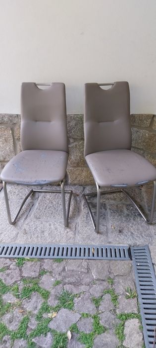 Seis cadeiras de mesa