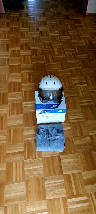 Kask narciarski damski + polar w prezencie