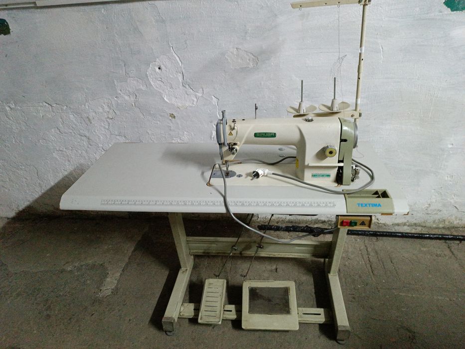 Прямострочная швейная машина Siruba L818F