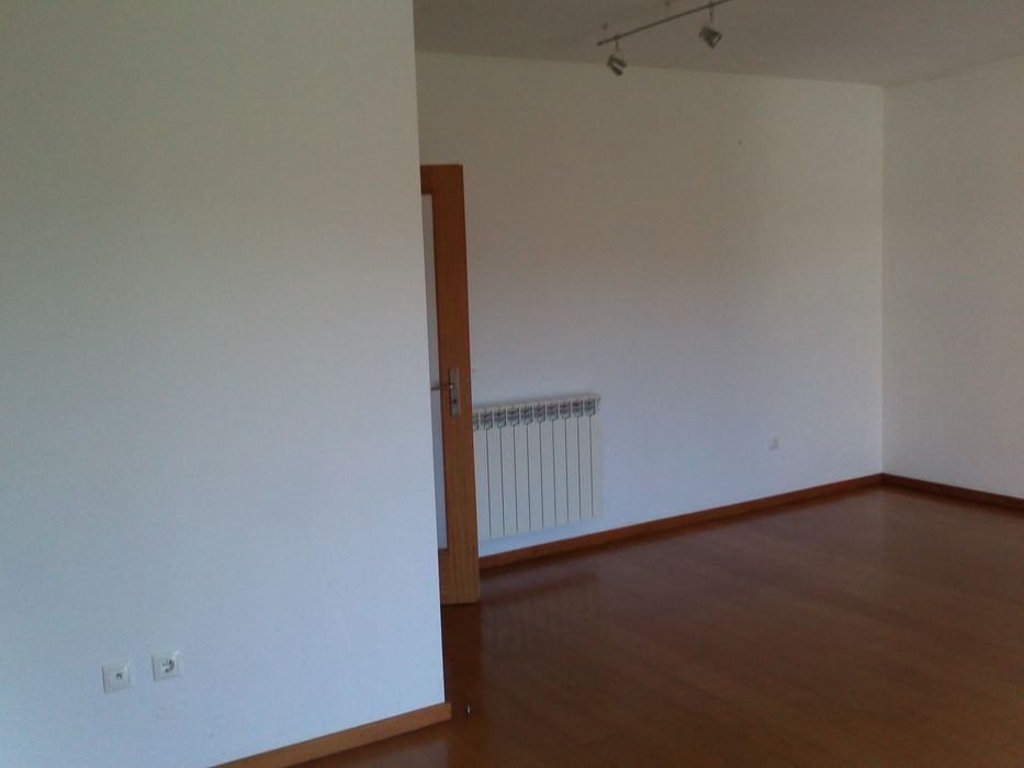 Arrendo T2 - Arcozelo - Av Joao Paulo Ii