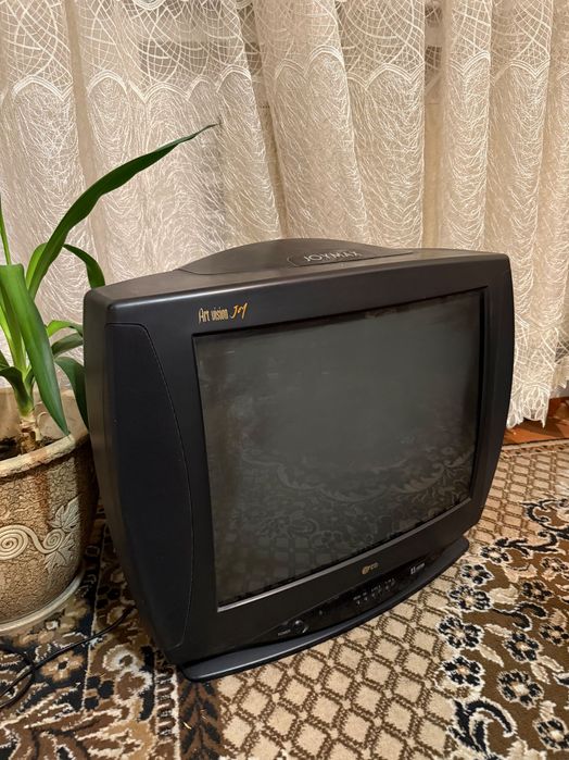 Телевізор б/у в робочому стані повністю