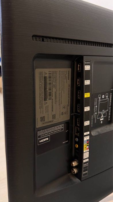 Телевізор Samsung   5 серії M5500 32” Full HD Smart TV
