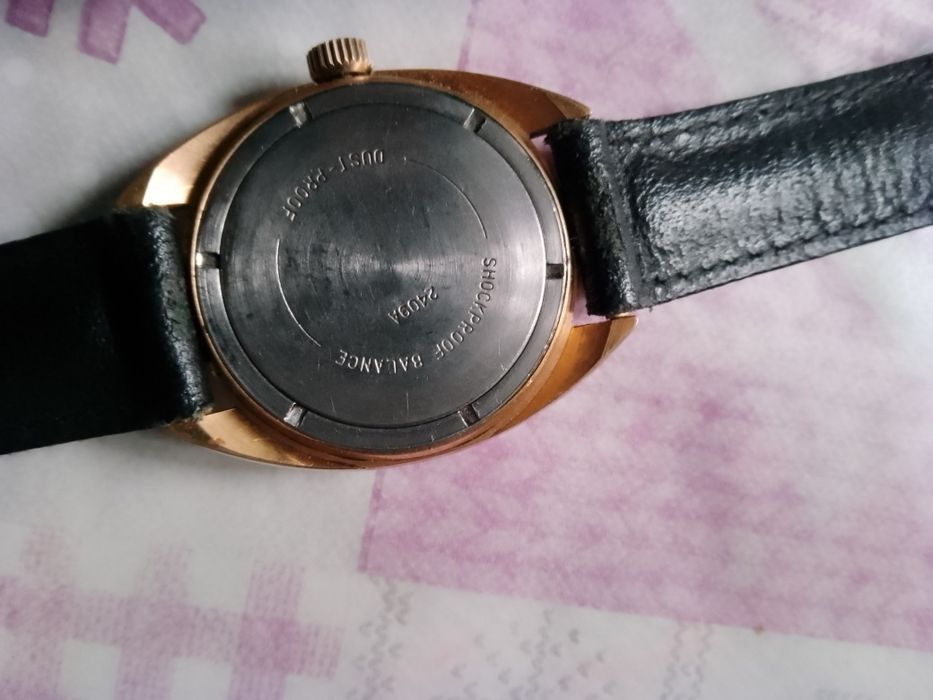 Продам часы Восток.