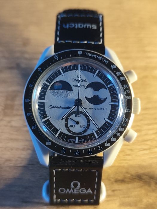 Omega x Swatch Bioceramic MoonSwatch Mission to EarthPhase