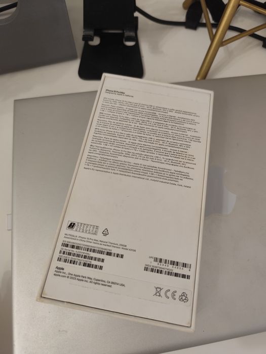 Cabo original iPhone com adesivo uma chave e caixa a caixa