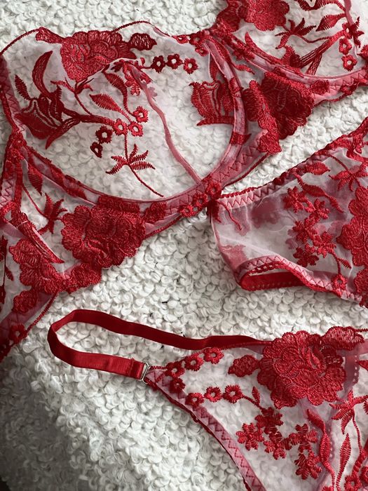 Білизна М розмір 75с ліф трусики