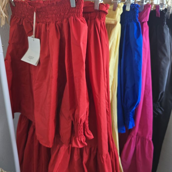 Saias tops e vestidos tafeta SALDOS