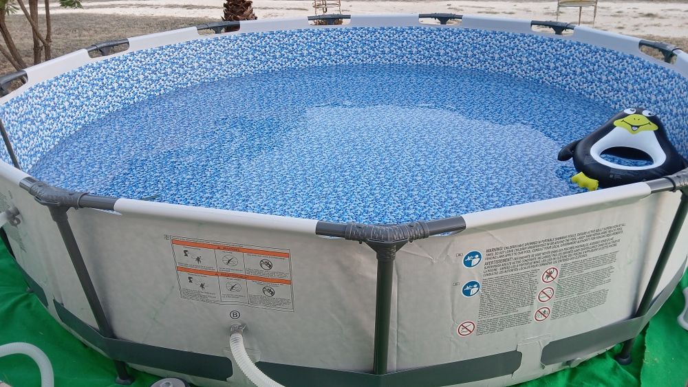 Piscina de 366 cm só com uma utilização