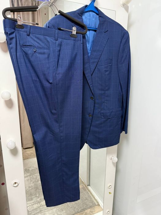 Класичний чоловічий костюм