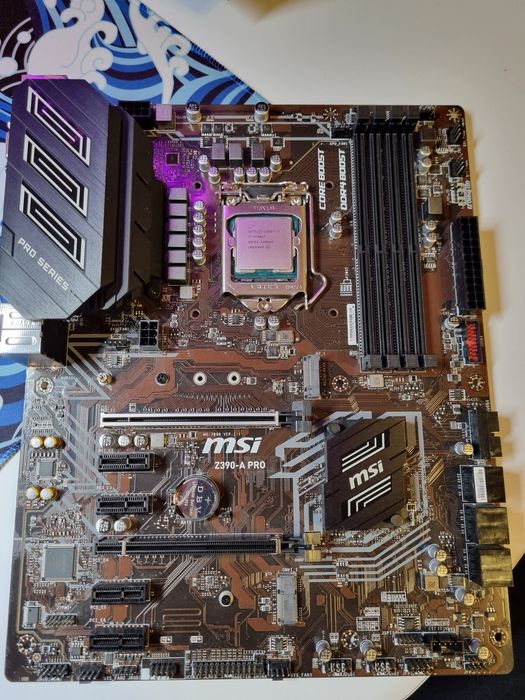 Процессор Intel Core i7 9700KF