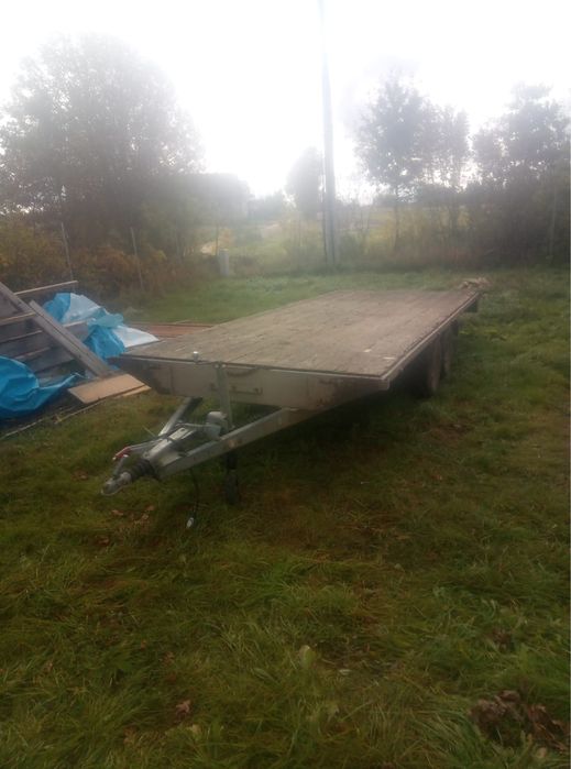 Przyczepa samochodowa platforma laweta