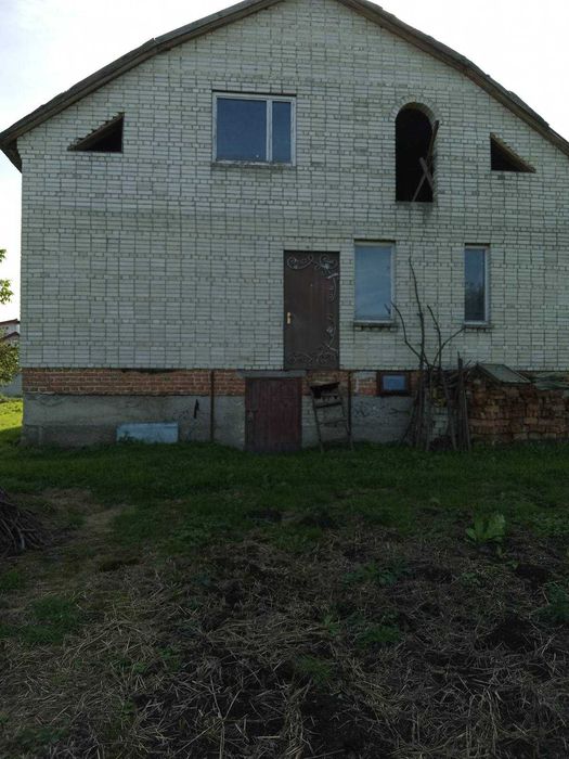 незавершений будинок та земельна ділянка 11,9 сот. с.Старий Яричів