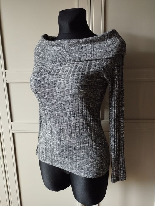 prążkowany sweter z długim rękawem dekolt łódka new look