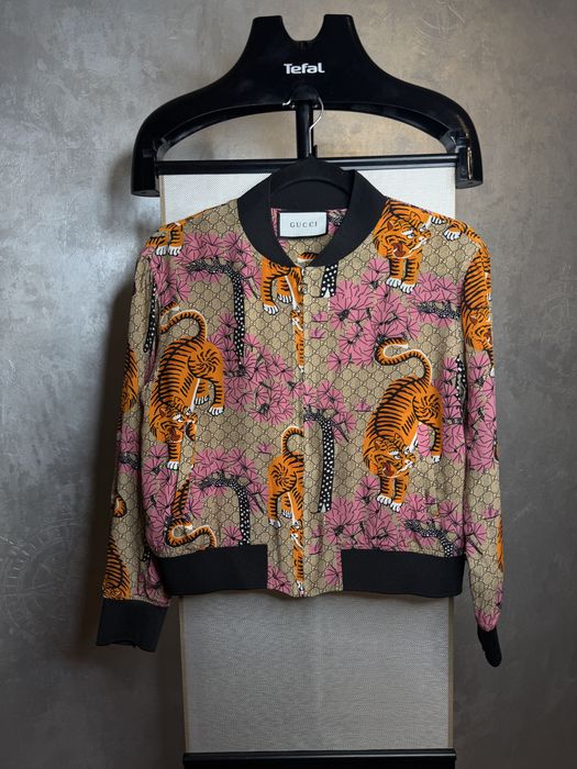 Кофта  gucci  S розмір легка тканина