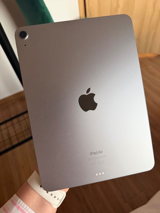 Sprzedam IPad Air 11”