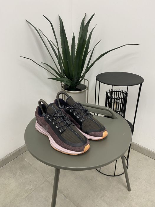 Оригінал кросівки  Nike Air Zoom Winflo 5 Run Shield розмір 37,5 (L16)